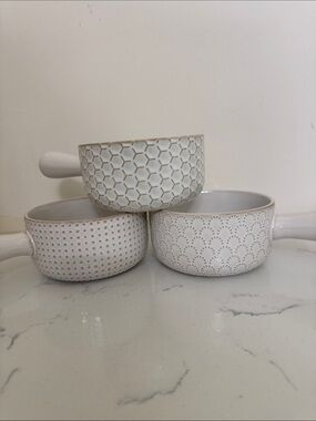 French Onion Soup bowls by Le Tauci with Textured Pattern - 3 Piece